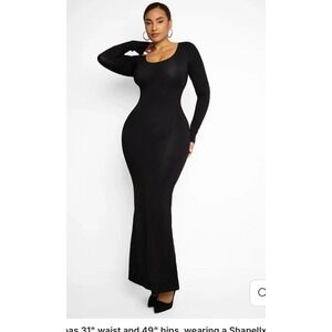 Elegant Black Maxi Dress